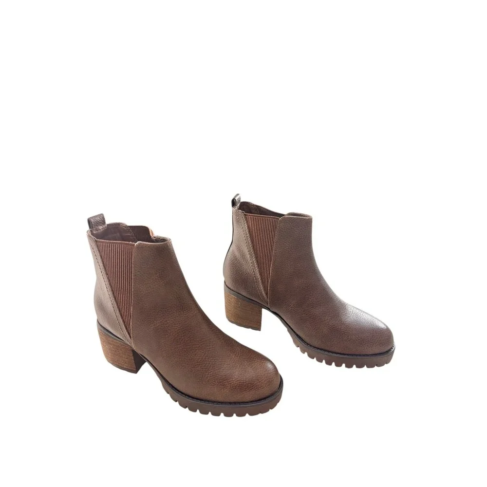 Mia‎ Jody Brown Chelsea Block Heel Boots Women 6.5 NWB Chunky Chic Luggage Style